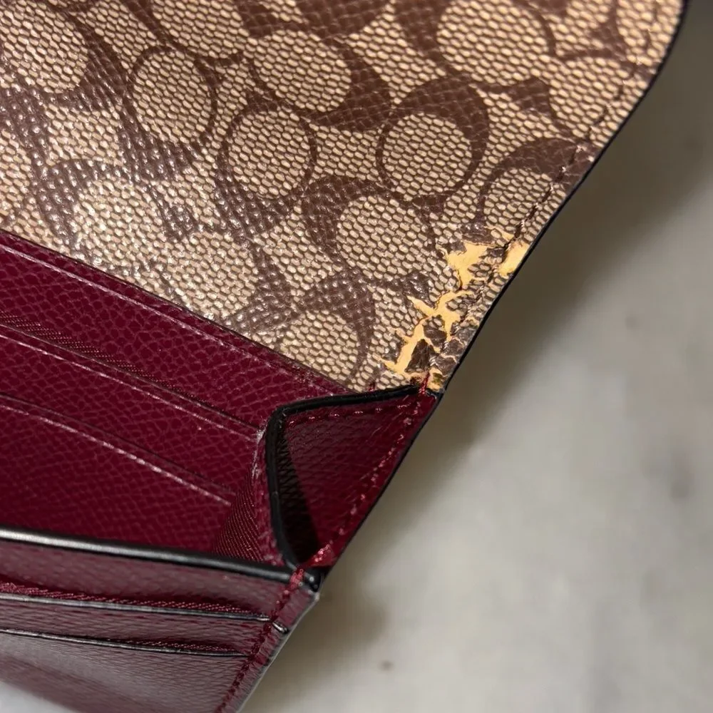 Coach Wallet Leather Cross Grained Full Sized Envelope Style Full Sized Wallet
